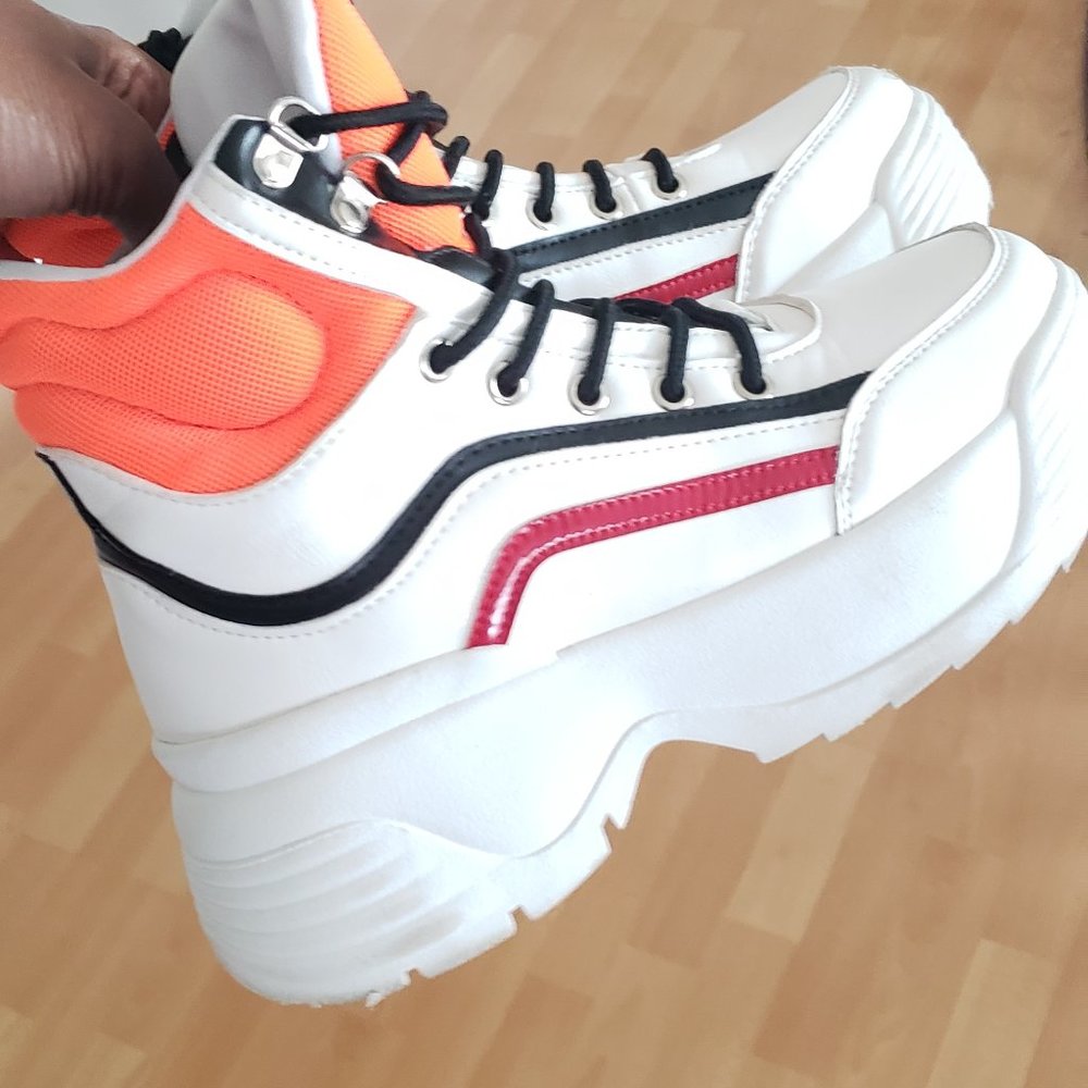 Chunky boot (damage to the toe)